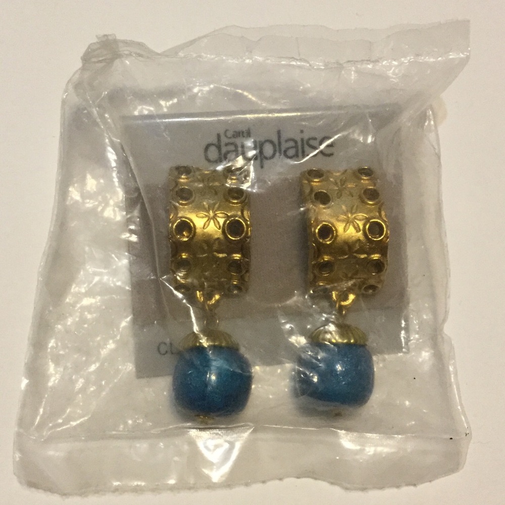 Vtg Carol Dauplaise Gold Tone Clip On Earrings NIP